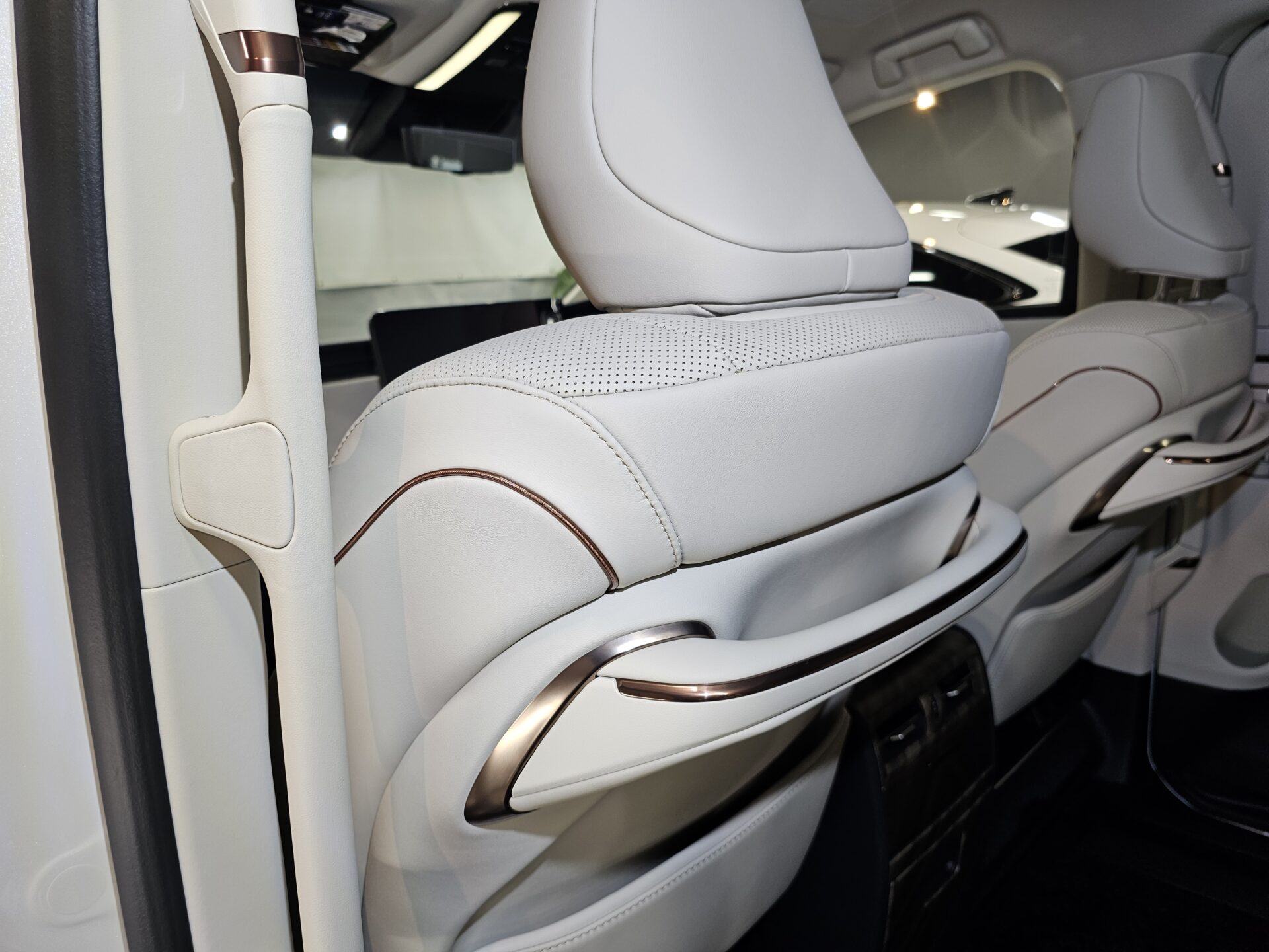 レクサスLM500hバージョンL レザーシートコーティング フル施工