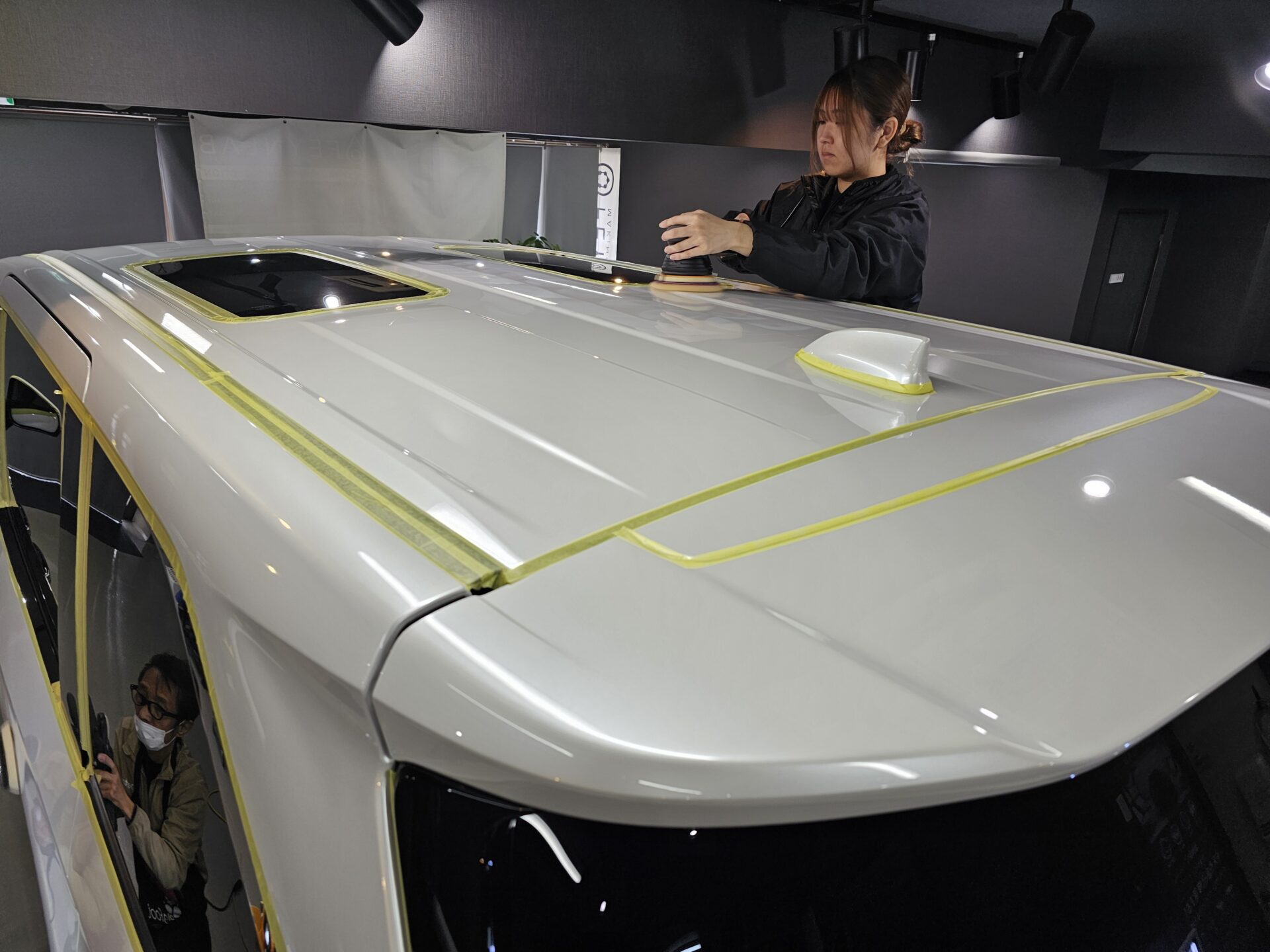 レクサスLM500hバージョンL 新車磨き