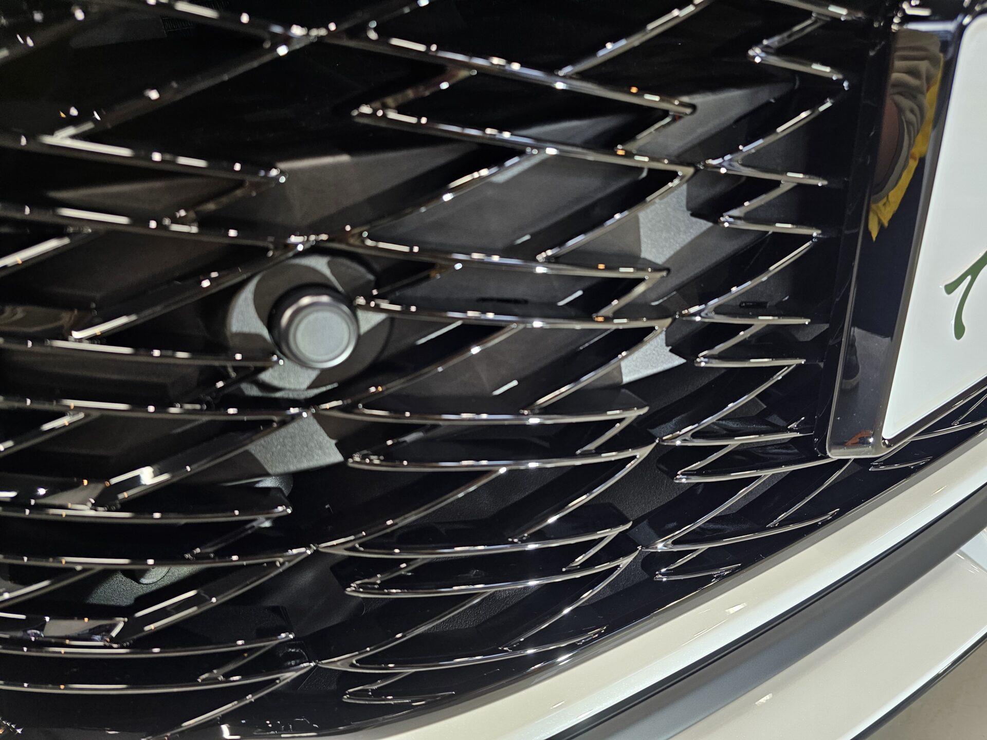 年次改良新型レクサスRX350 フロントグリルクリーニング後