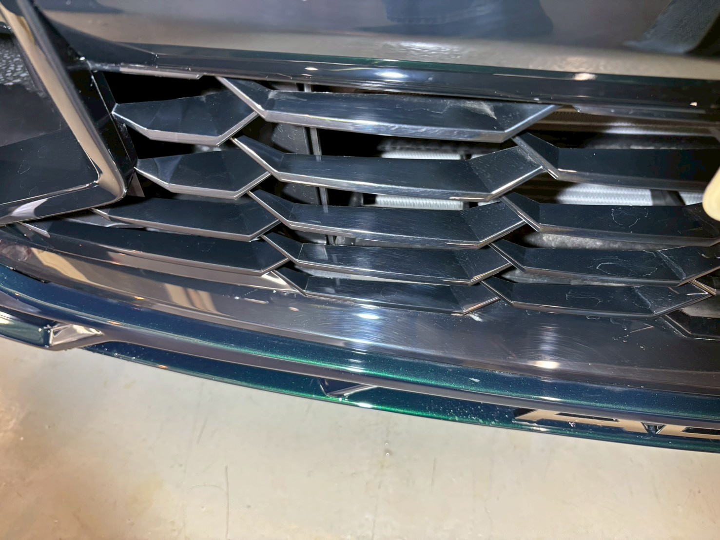 ALPINA B3GT アルピナ 新車 グリル細部汚れ