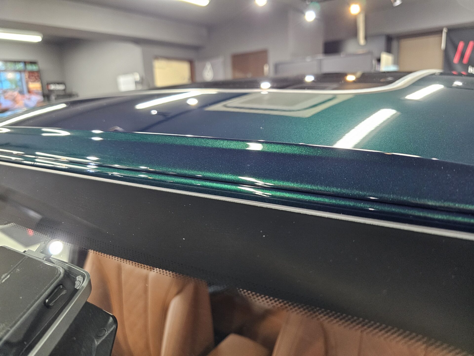 ALPINA B3GT アルピナ 新車 付着物除去 フロントガラス上部