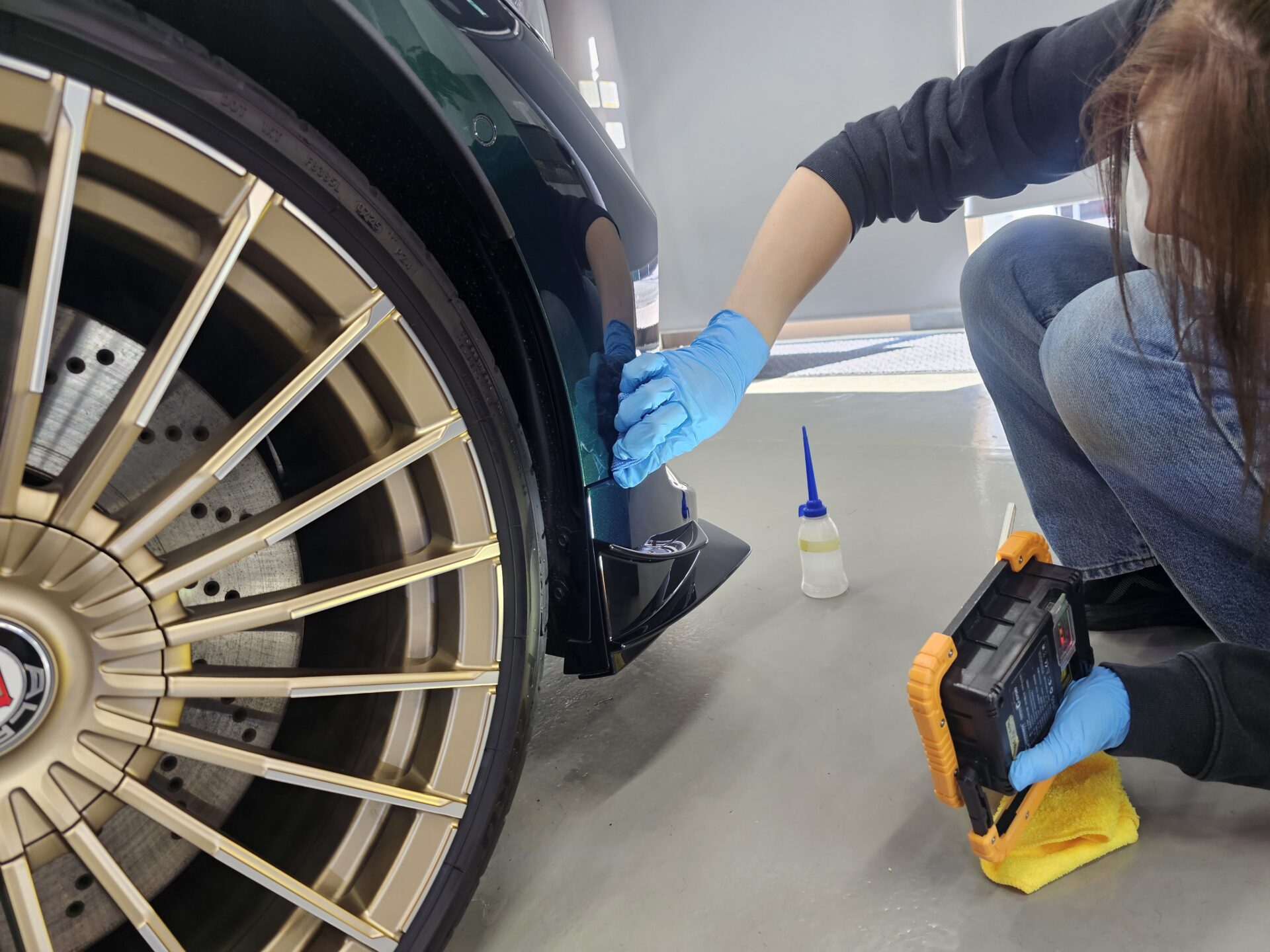 ALPINA B3GT アルピナ 新車 細部付着物除去