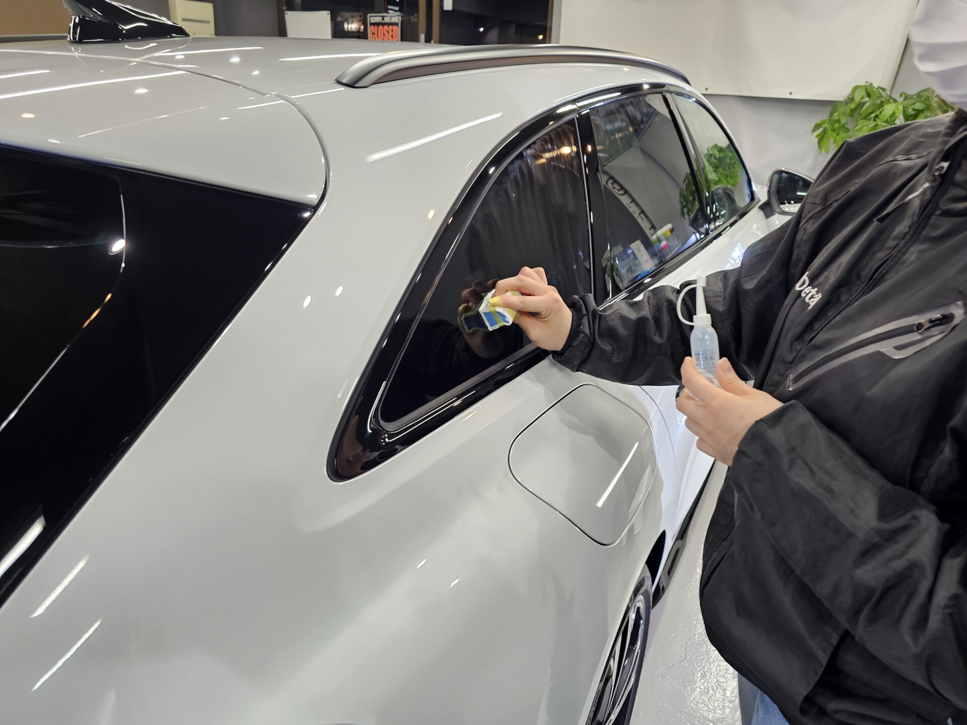 Audi A5Avant new 窓ガラスコーティング塗布