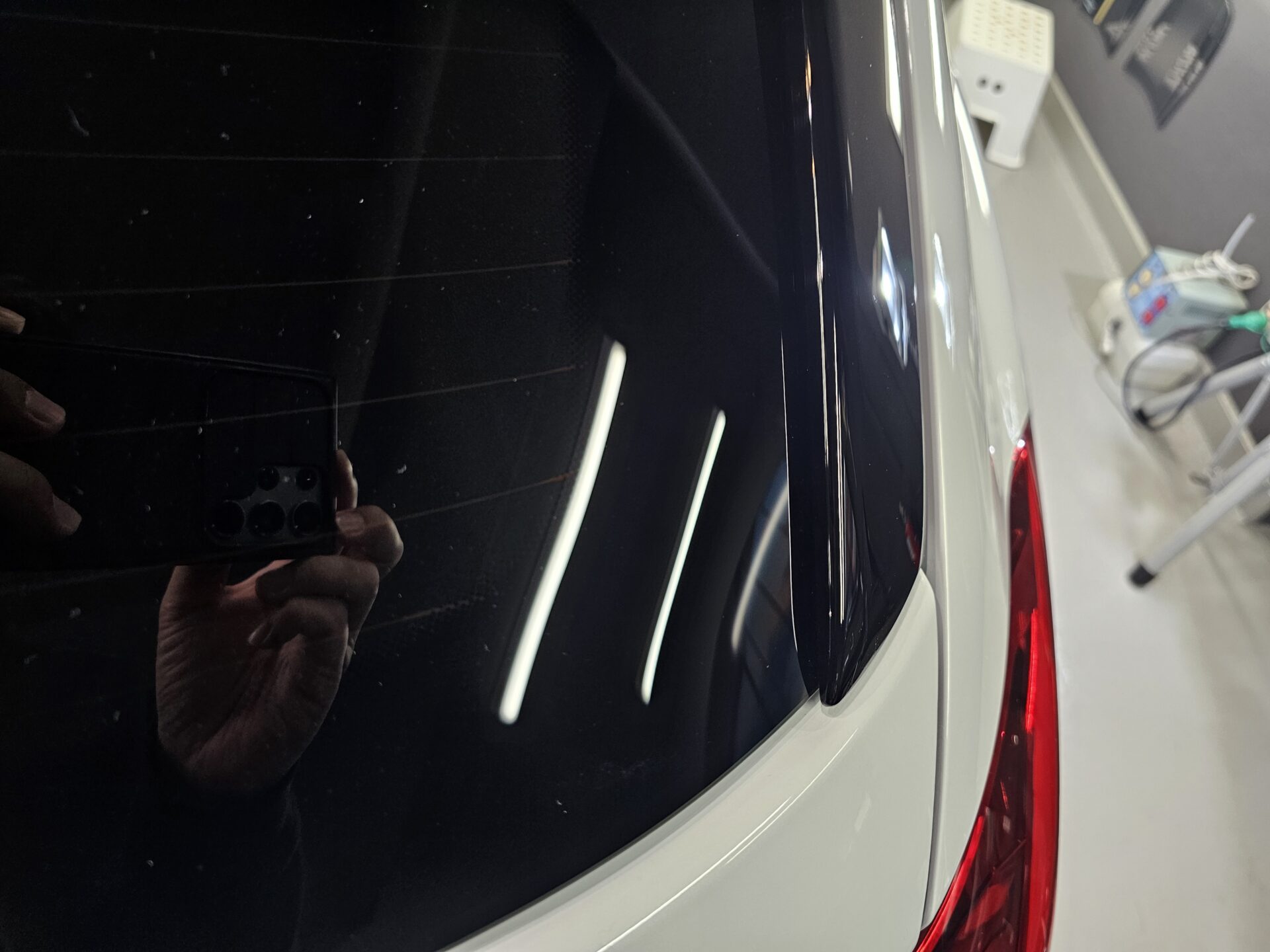 Audi A5Avant new 窓ガラスシミ除去