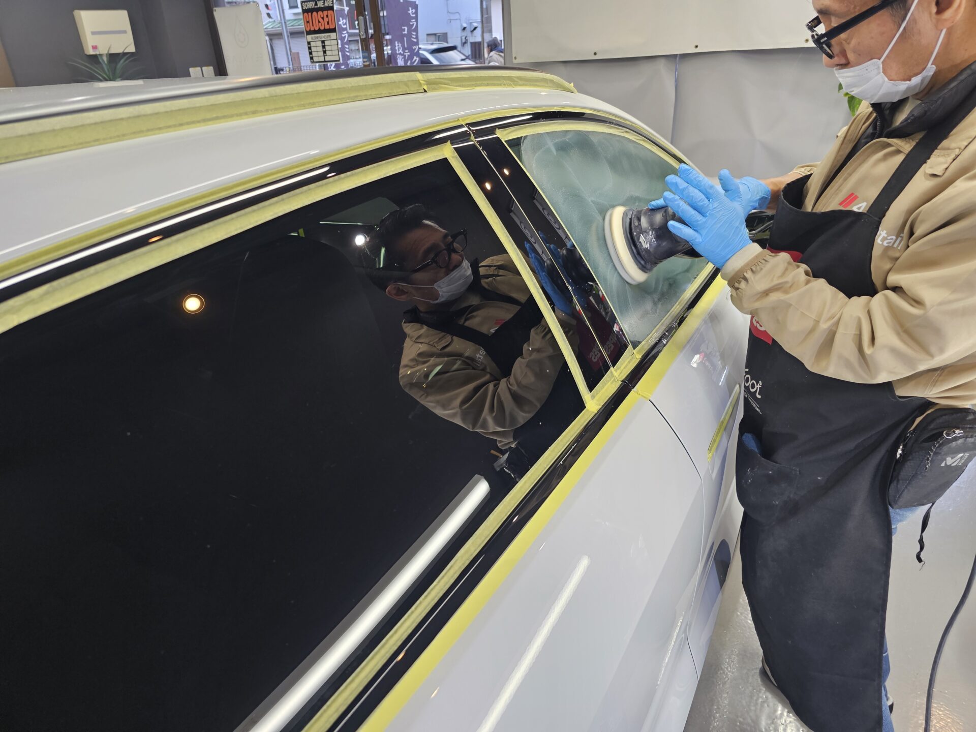 Audi A5Avant new 窓ガラス磨き