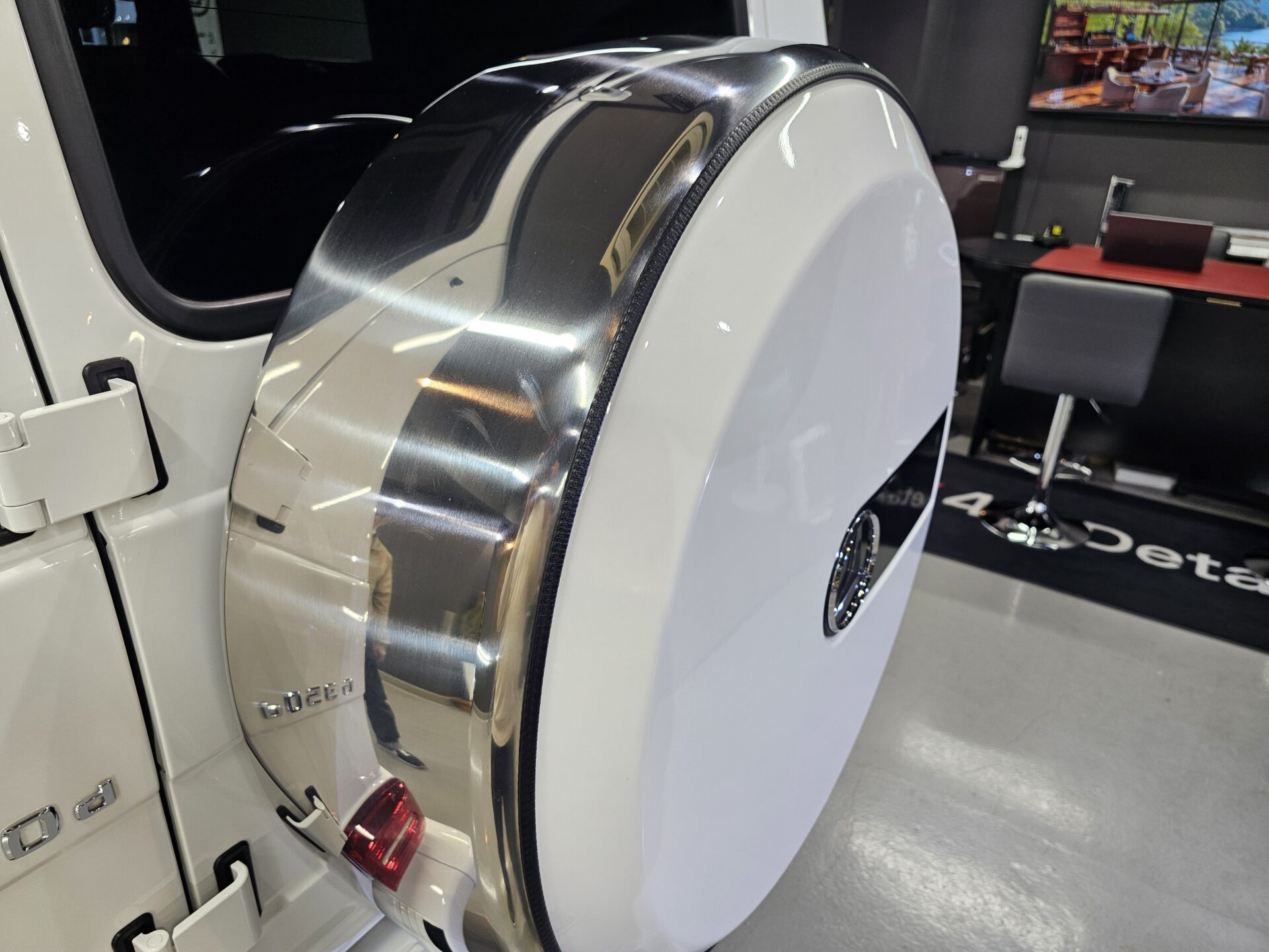 MB G350d(W463) タイヤカバーラッピング前