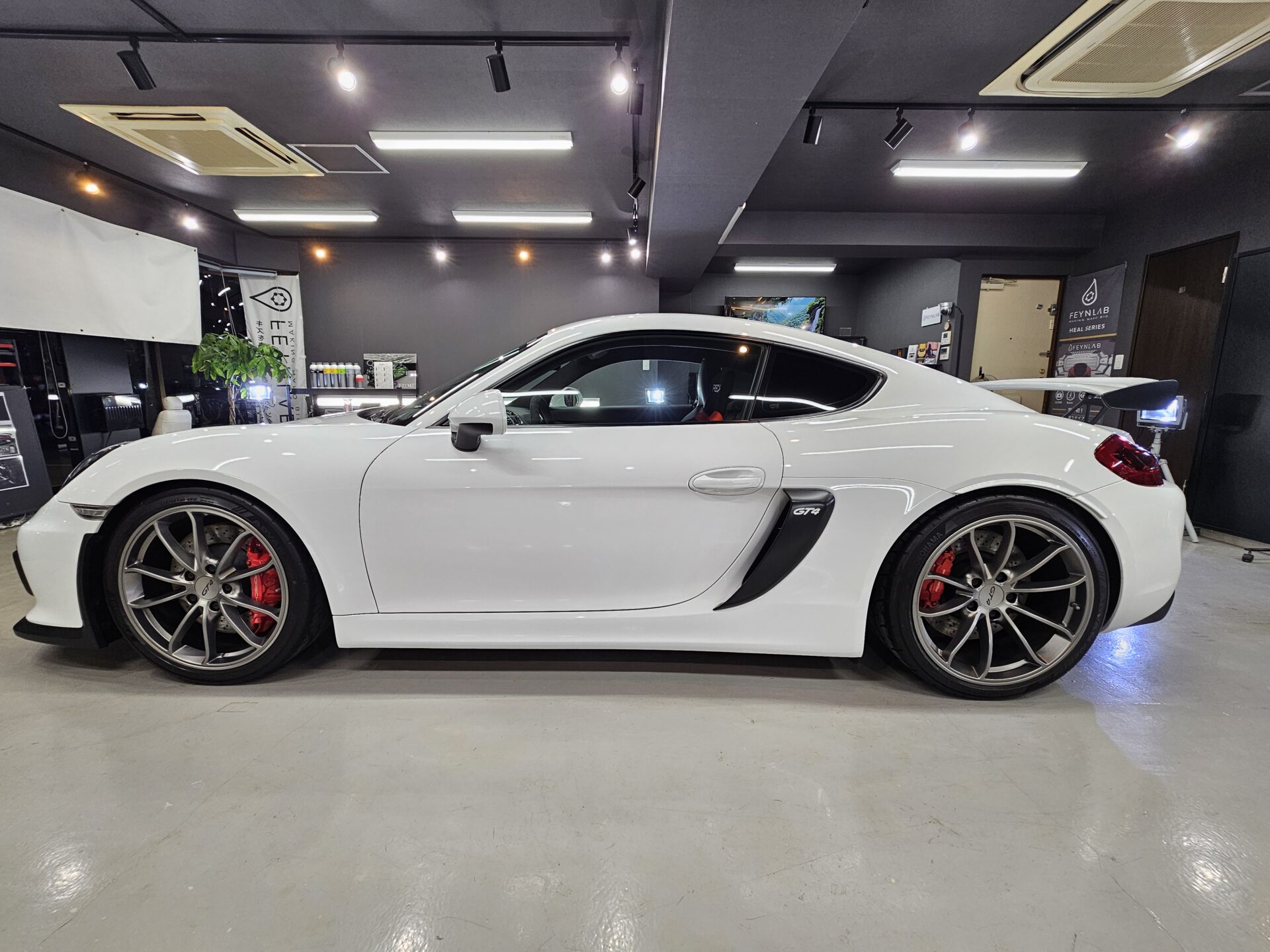 ポルシェ981ケイマンGT4 GTECHNIQセラミックボディコーティング