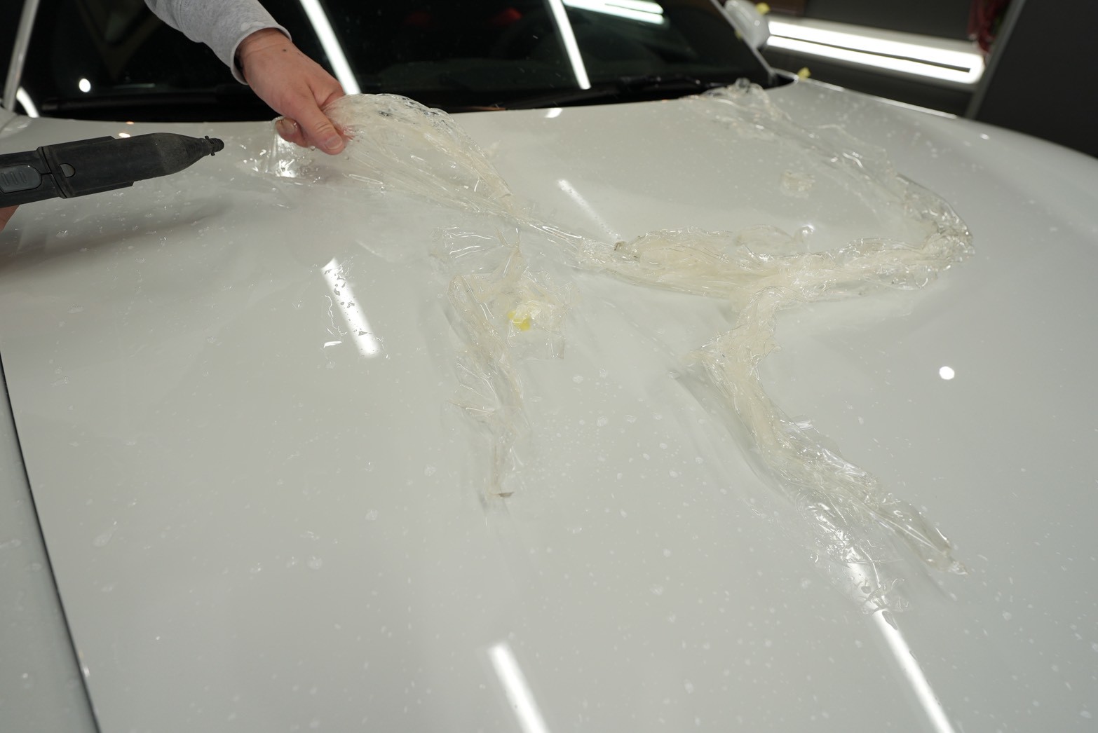 ポルシェ981ケイマンGT4 プロテクションフィルム剥離作業 きばみ