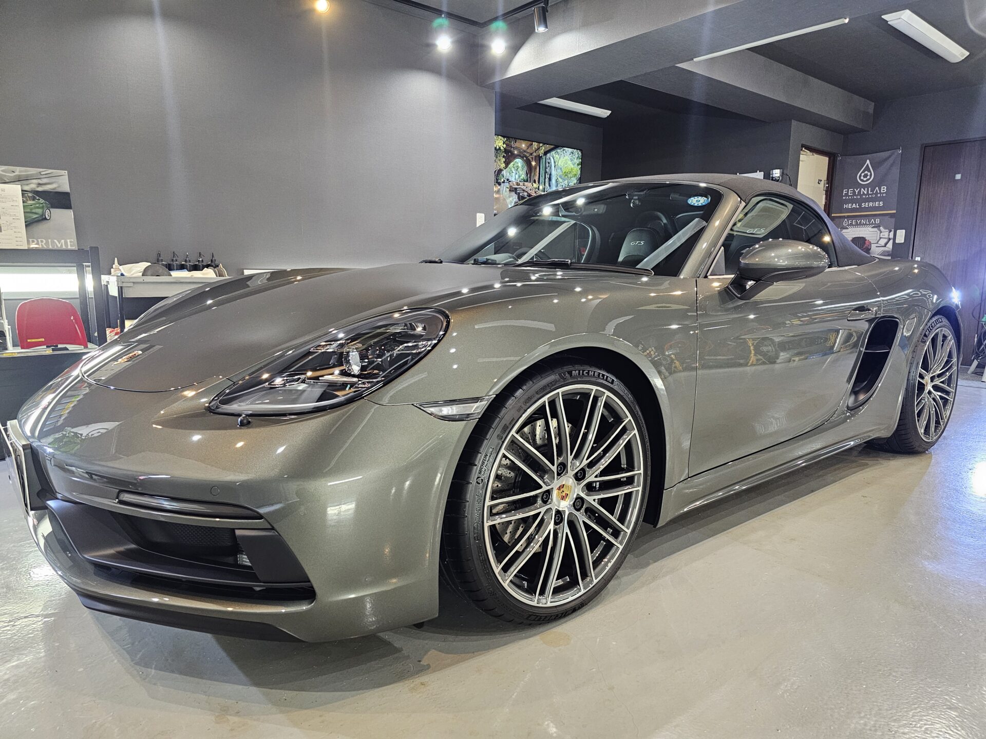 ポルシェ718ボクスターGTS4.0 アベンチュリングリーン GTECHNIQ CRYSTALSERUM BLACK CERAMIC COATING