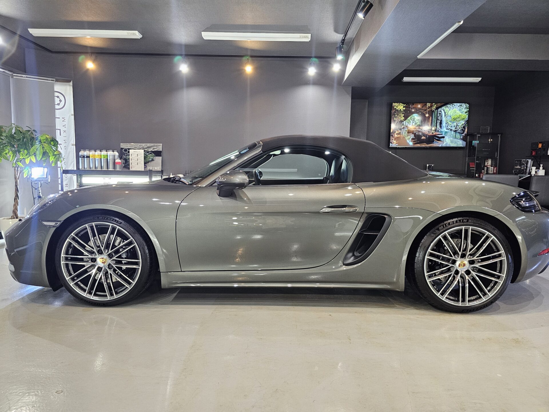 ポルシェ718ボクスターGTS4.0 アベンチュリングリーン GTECHNIQ CRYSTALSERUM BLACKセラミックコーティング