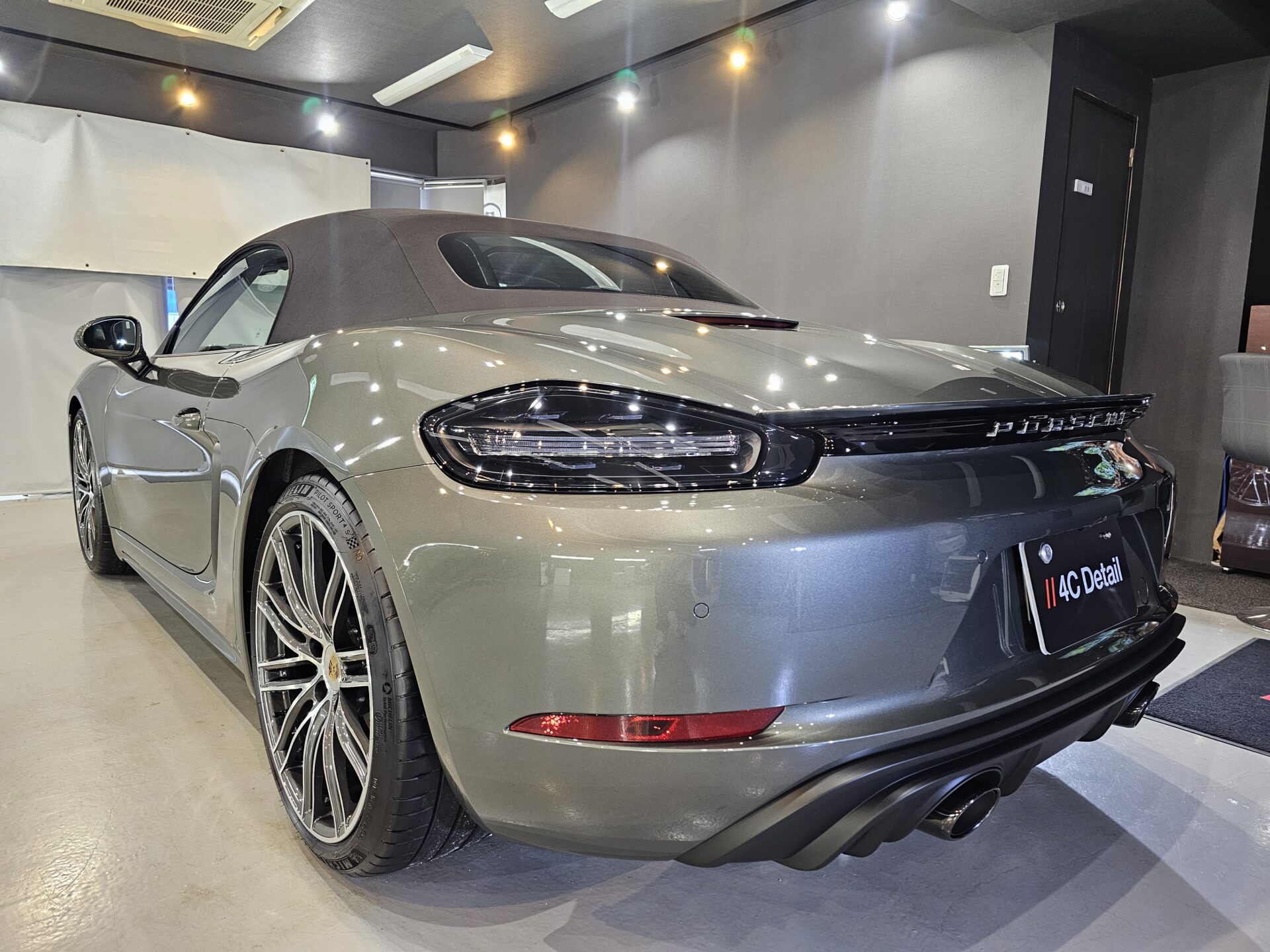 ポルシェ718ボクスターGTS4.0 アベンチュリングリーン GTECHNIQクリスタルセラムブラックセラミックボディコーティング