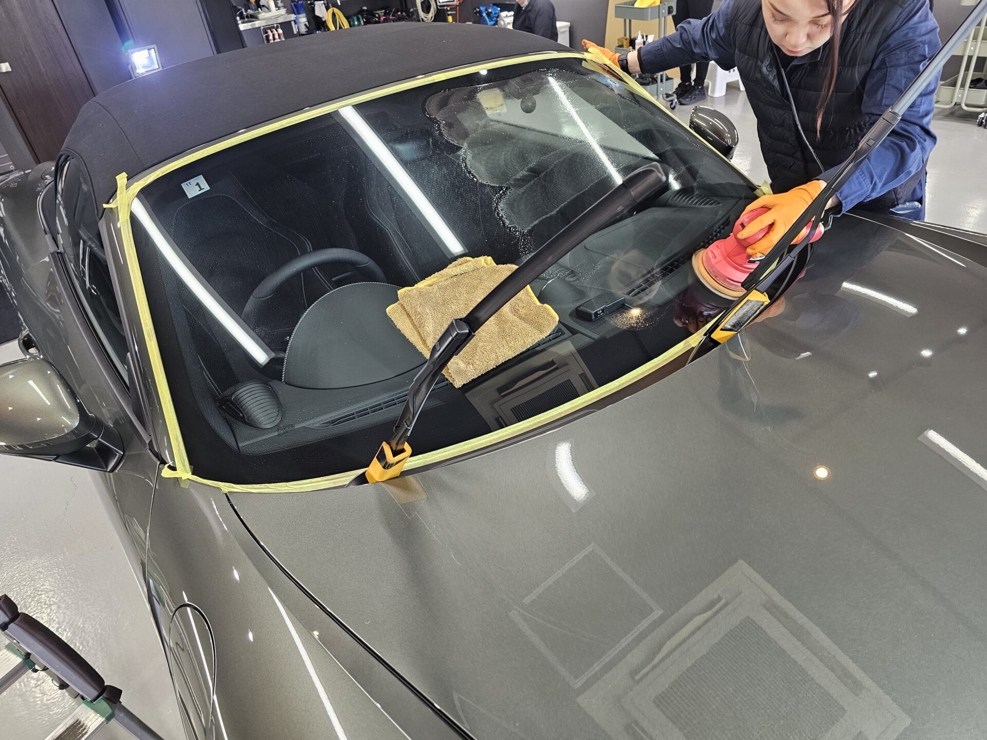 ポルシェ718ボクスターGTS4.0 アベンチュリングリーン スリックフロントガラスコーティング