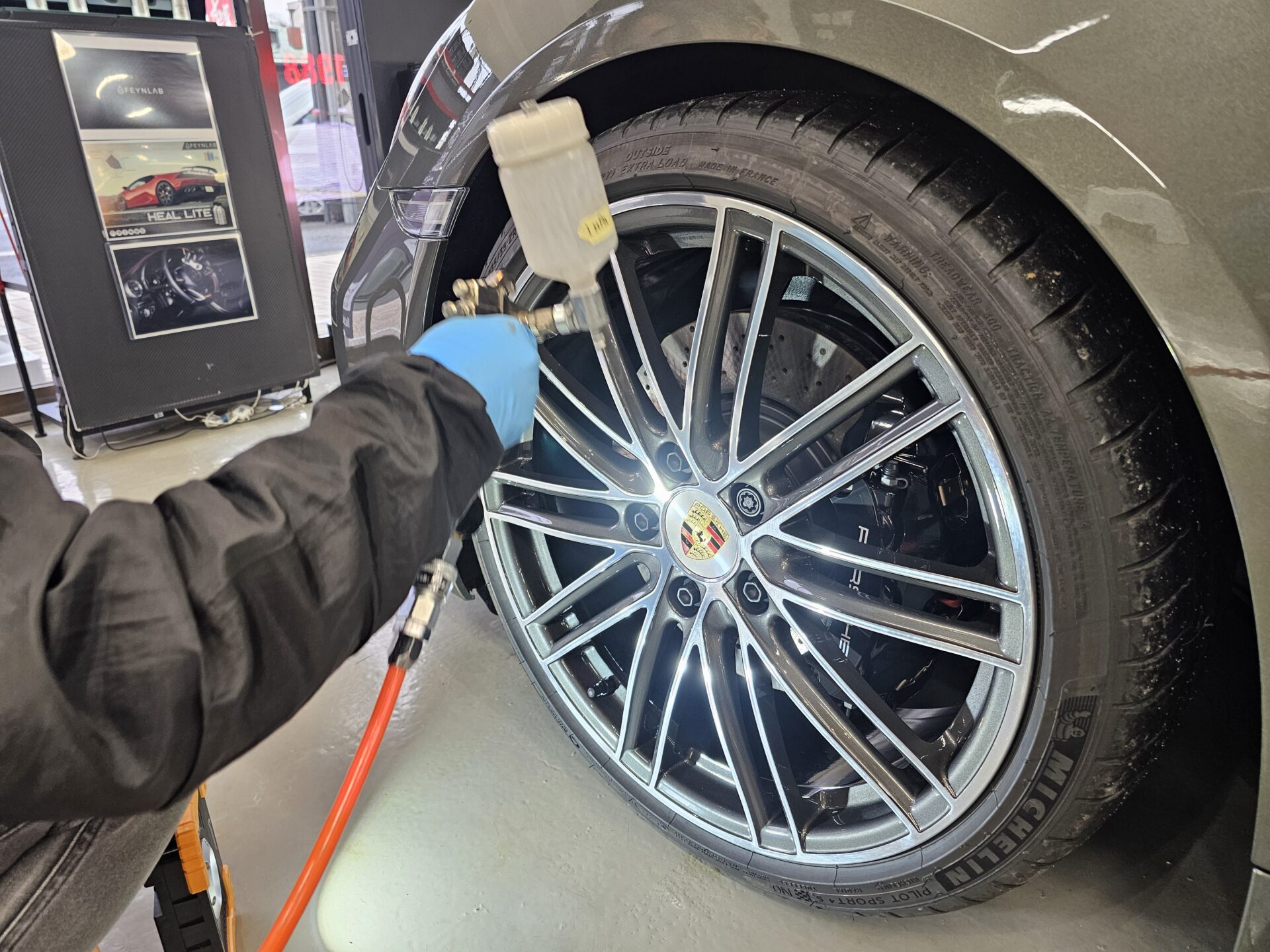 ポルシェ718ボクスターGTS4.0 アベンチュリングリーン ホイールコーティング吹付