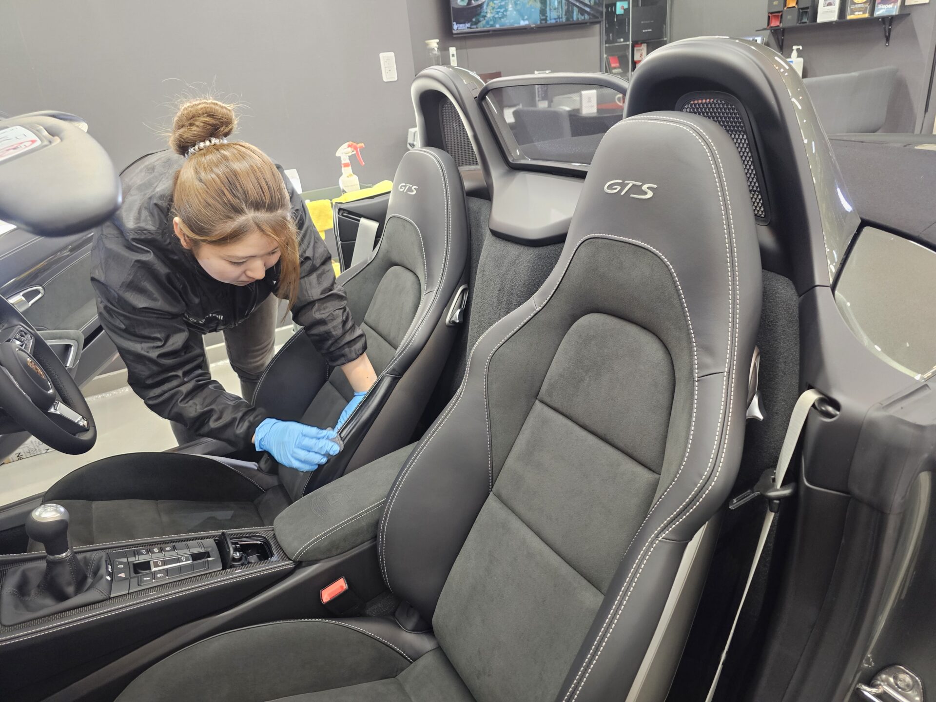 ポルシェ718ボクスターGTS4.0 アベンチュリングリーン レザーセラミックコーティング施工