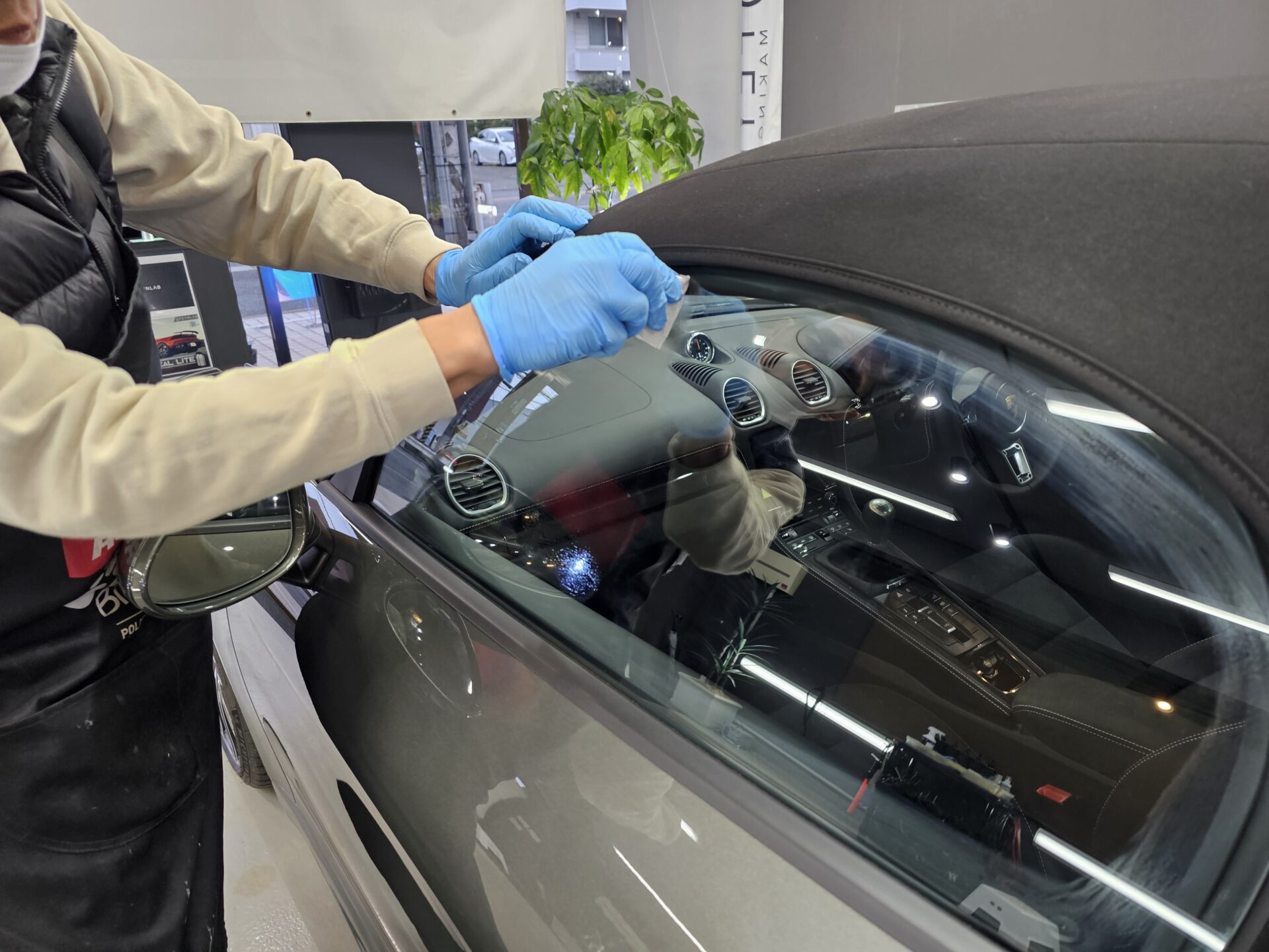 ポルシェ718ボクスターGTS4.0 アベンチュリングリーン 窓ガラスコーティング塗布